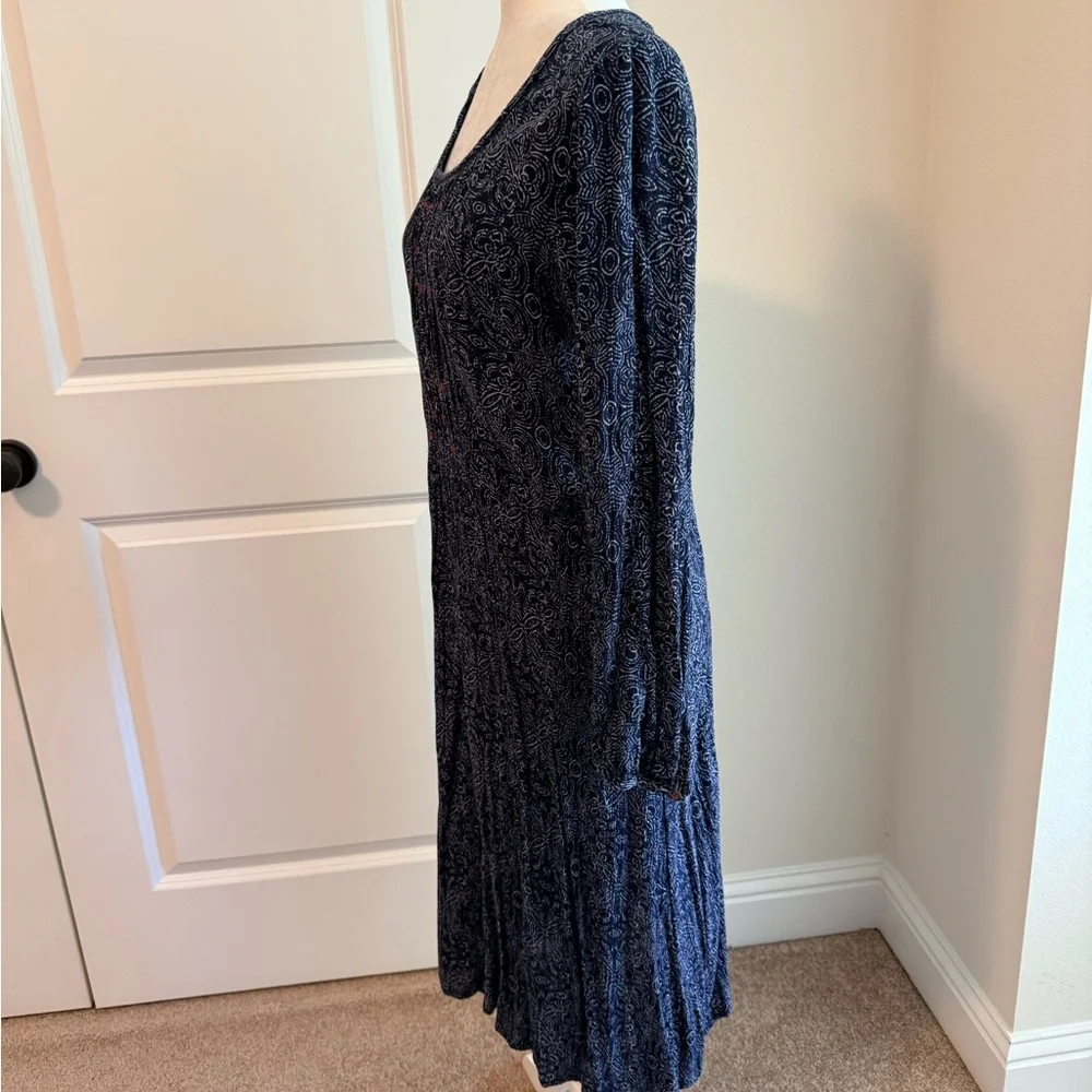 Velvet by Graham & Spencer Navy Printed Midi Dress Embroidered Size L - Picture 6 of 10